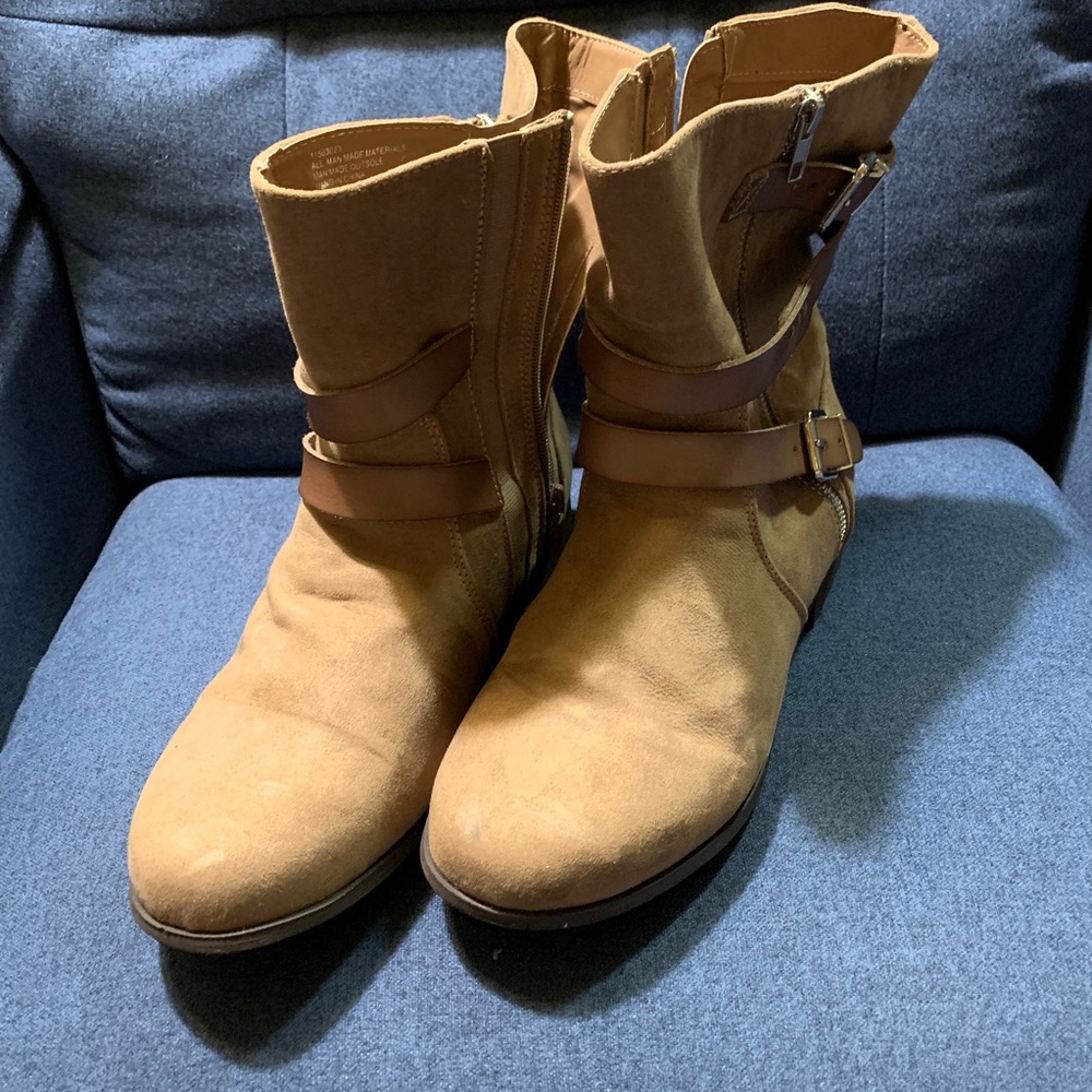 Torrid 11W ankle boots